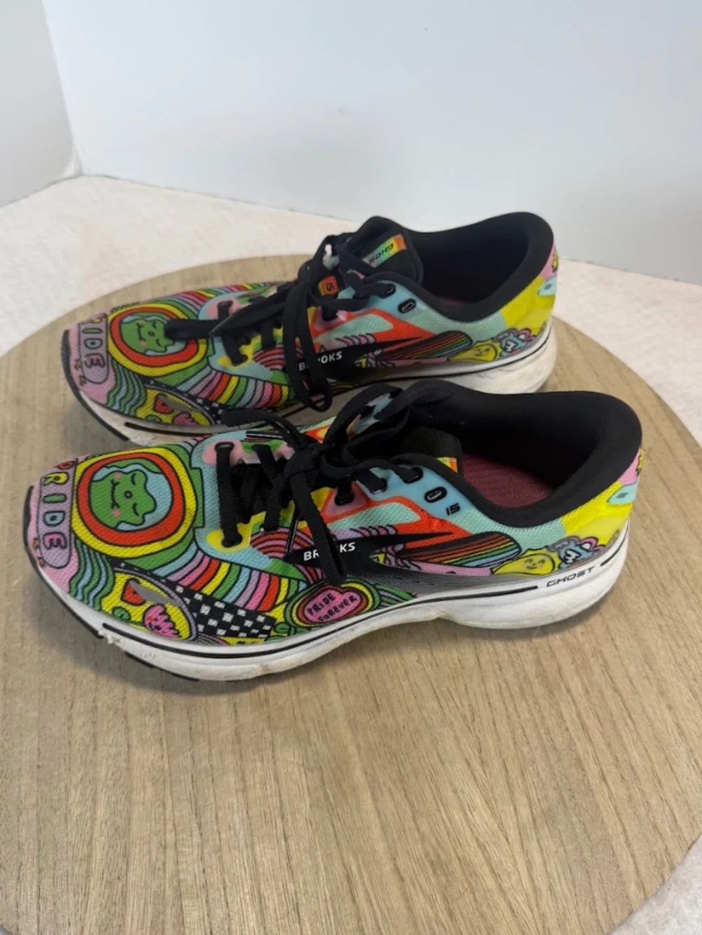 Brooks Ghost 15 PRIDE Womens 9.5 B Running Shoes Rainbow Limited Edition